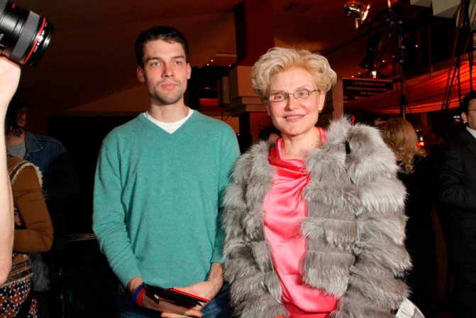 40 фото Елены Малышевой, ее семьи: мужа, сыновей, сестры и брата