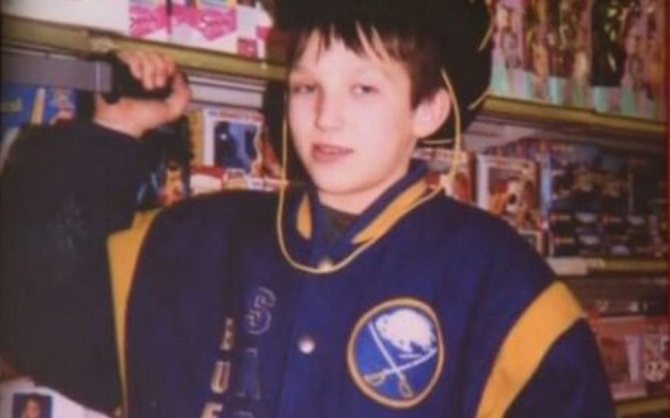 Александр Овечкин в детстве носил куртку хоккейного клуба NHL Баффало Сейбрз