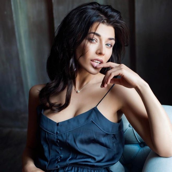 Алина Астровская биография