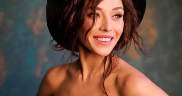 Алина Островская. Фото горячие в купальнике, нижнем белье, до и после пластики, биография, личная жизнь