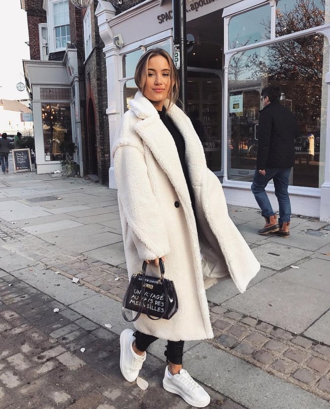 Белое пальто 2021 фото 11