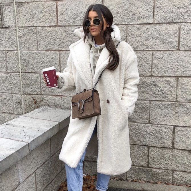 Белое пальто 2021 фото 12