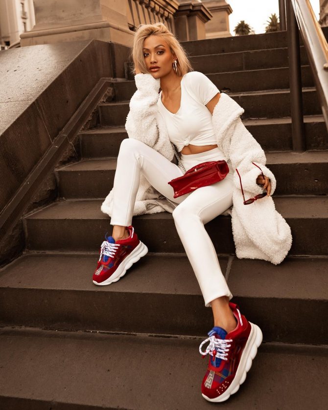 Белое пальто 2021 фото 7