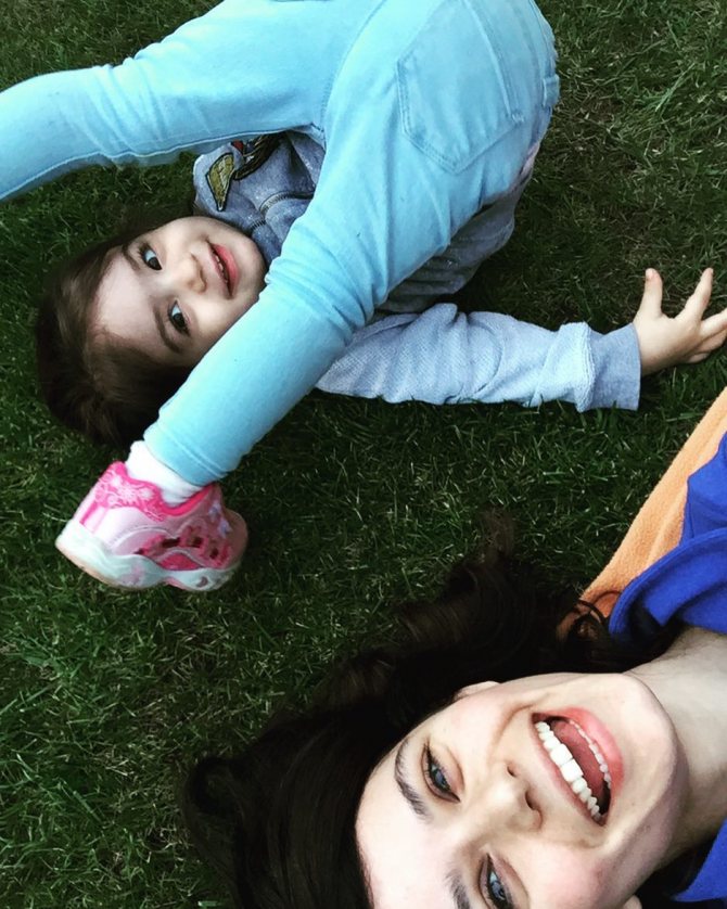 Берен Саат дети фото