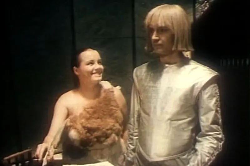 Елена Цыплакова и Евгений Герасимов в сериале «Гостья из будущего»