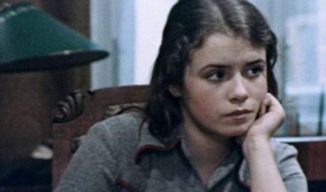 Елена Цыплакова в фильме «Школьный вальс»