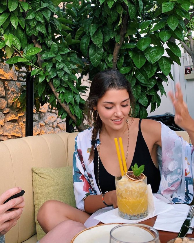 Фото Ханде Эрчел