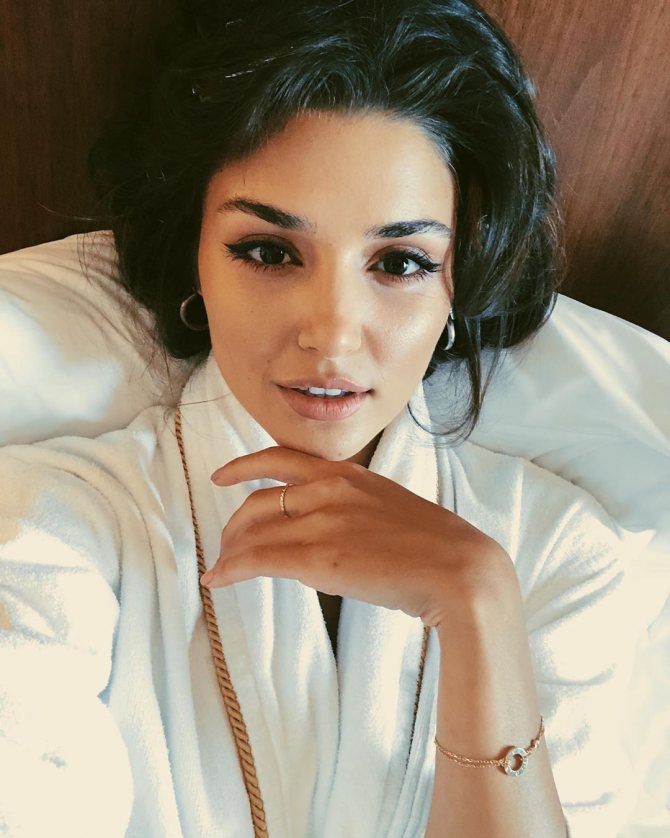 Фото Ханде Эрчел