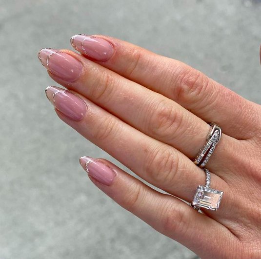 френч на миндалевидных ногтях фото 9