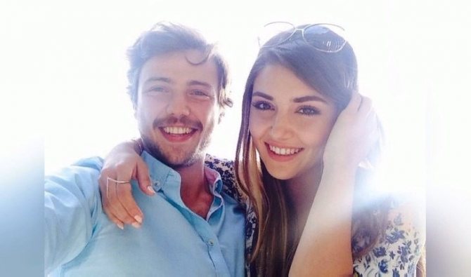 Ханде Эрчел и Толга Сарыташ