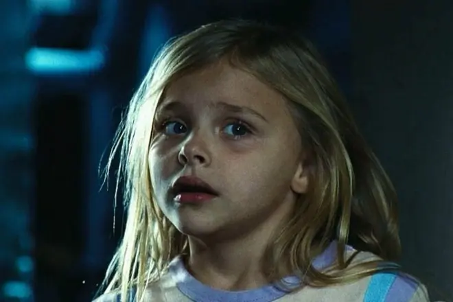 Хлоя Морец (кадр из фильма «Ужас Амитивилля»)