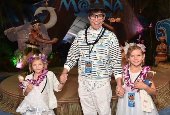 Илья Лагутенко с дочками