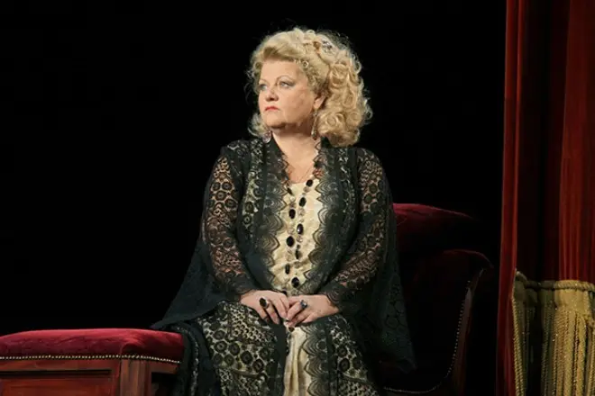 'Ирина Муравьева в спектакле 