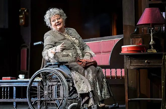 'Ирина Муравьева в спектакле 