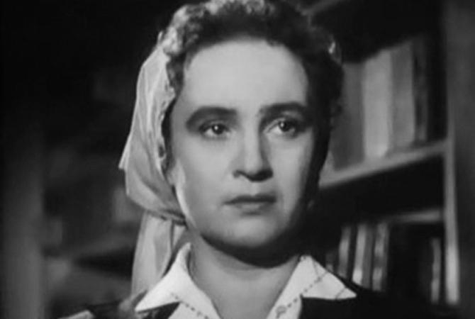 'Кадр из фильма "Человек меняет кожу"'