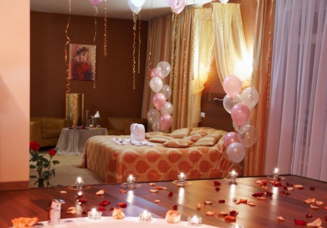Как украсить спальню новобрачных самостоятельно
