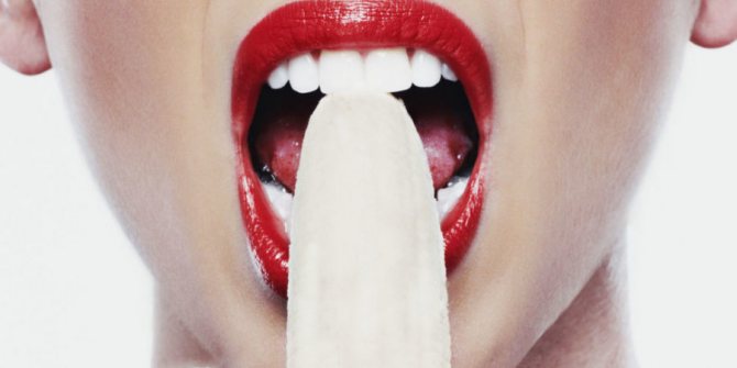 любит кончать в рот