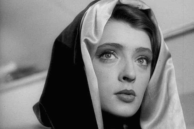 Людмила Абрамова в фильме "713-й просит посадку" 'Людмила Абрамова в фильме