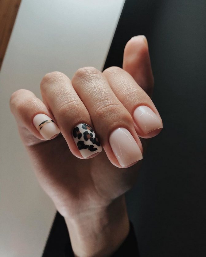 Маникюр на квадратные ноготки в сезоне 2021-2022. Фото. Тренды