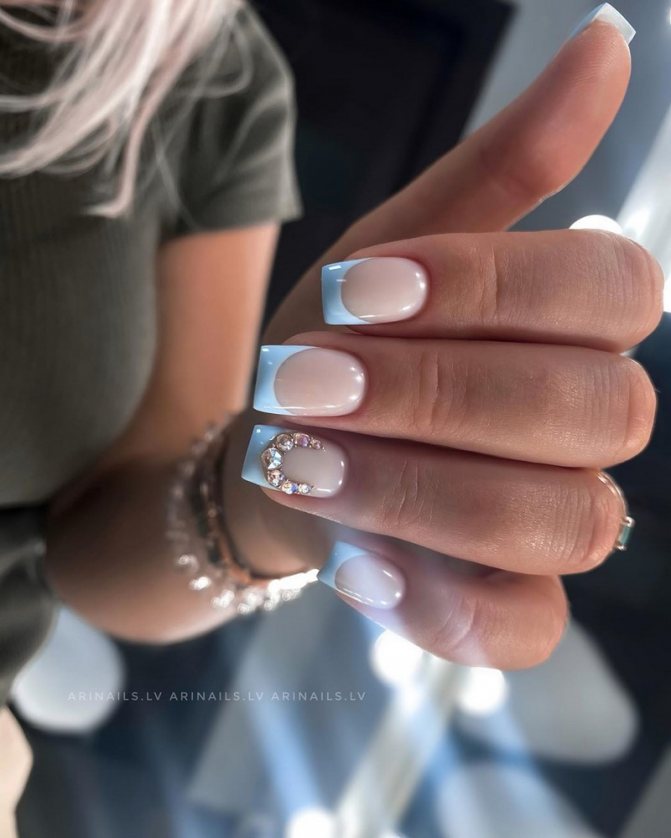 Маникюр на квадратные ноготки в сезоне 2021-2022. Фото. Тренды
