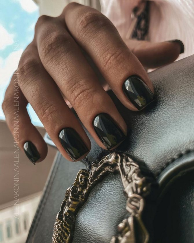 Маникюр на квадратные ноготки в сезоне 2021-2022. Фото. Тренды