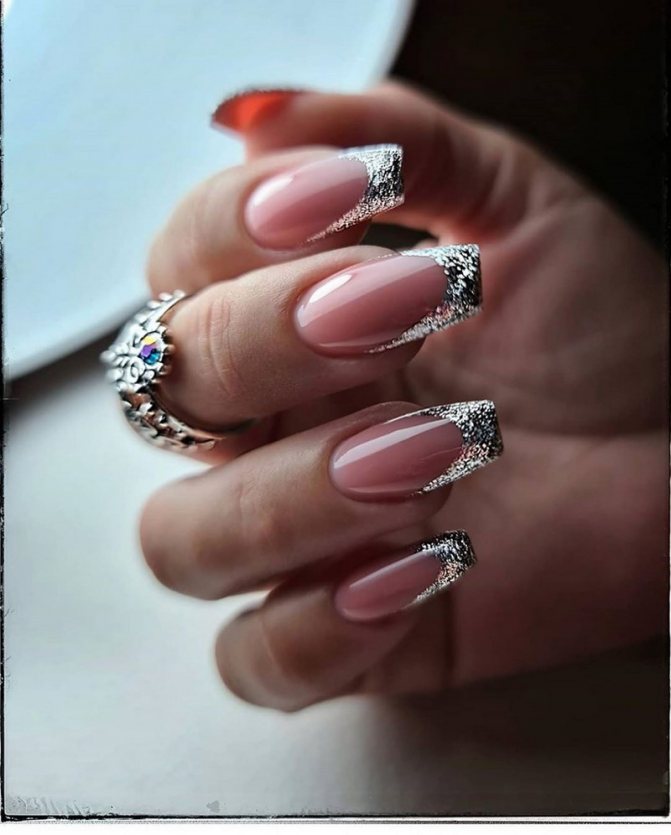 Маникюр на квадратные ноготки в сезоне 2021-2022. Фото. Тренды