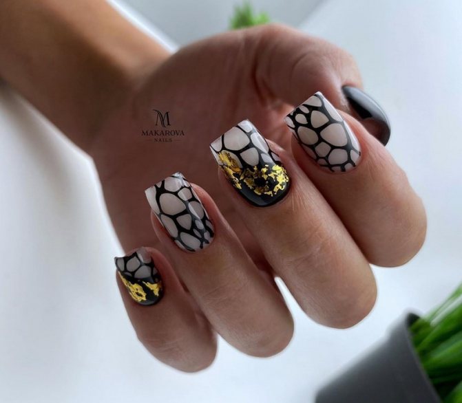 Маникюр на квадратные ноготки в сезоне 2021-2022. Фото. Тренды