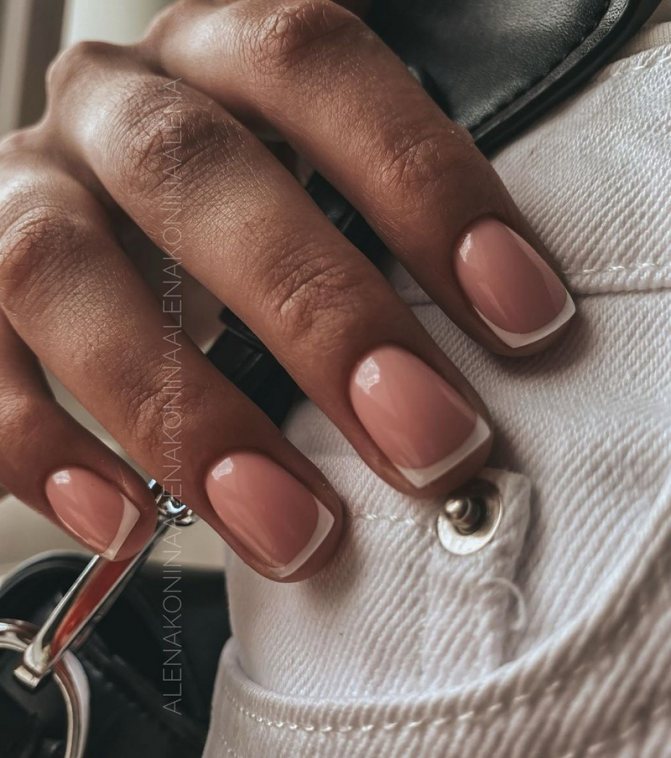 Маникюр на квадратные ноготки в сезоне 2021-2022. Фото. Тренды