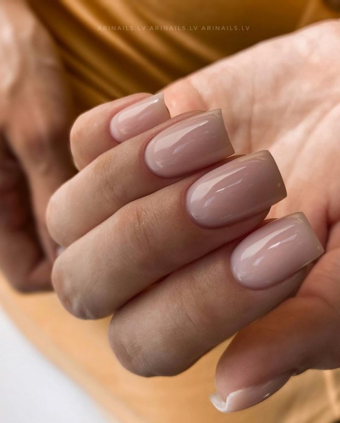 Маникюр на квадратные ноготки в сезоне 2021-2022. Фото. Тренды