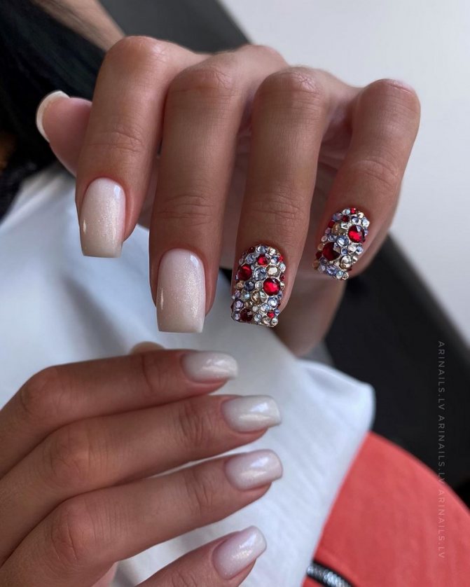 Маникюр на квадратные ноготки в сезоне 2021-2022. Фото. Тренды