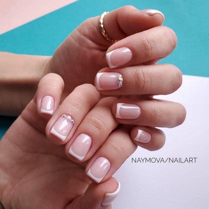 Маникюр на квадратные ноготки в сезоне 2021-2022. Фото. Тренды