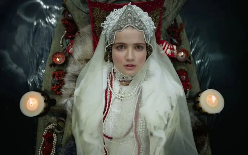 Мария Поезжаева (кадр из фильма «Он - дракон»)