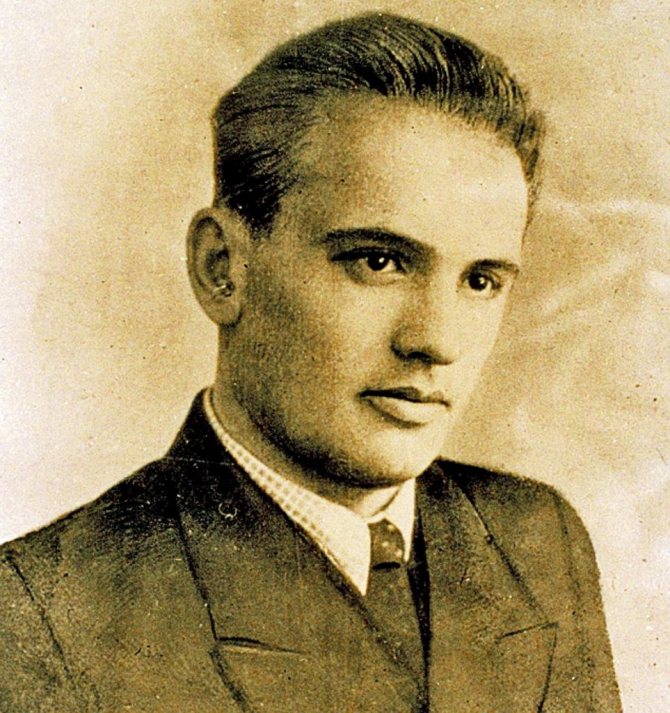 Мизаил Горбачев 19 лет
