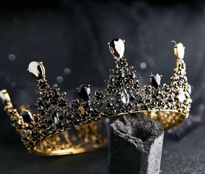 Модные свадебные диадемы 2021 фото роскошных вариантов