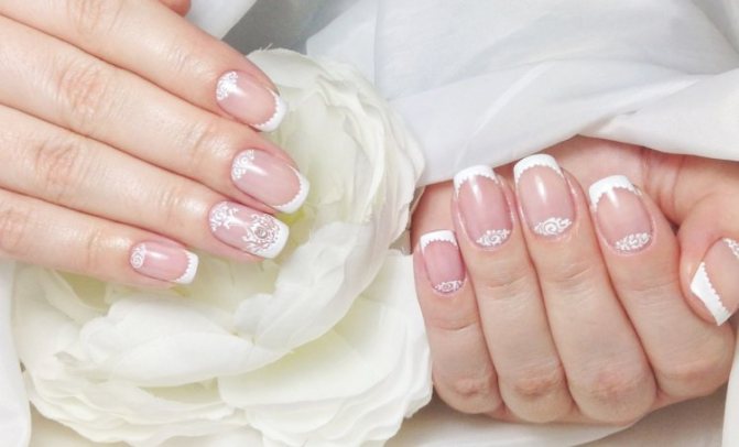 Нежный френч с легким кружевным узором