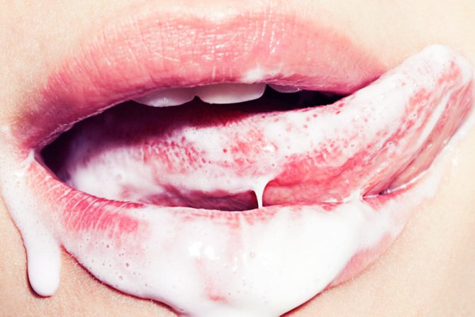 обожает кончать в рот