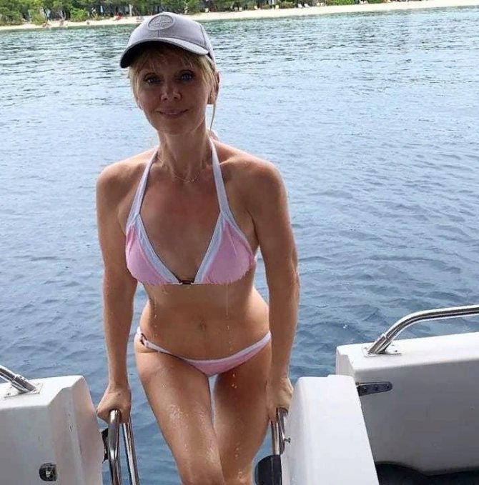 Оцените фото Валерии в купальнике