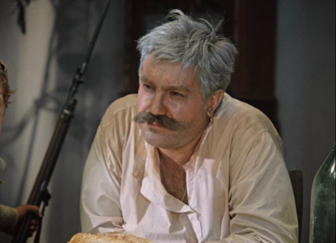 Павел Луспекаев в фильме Белое солнце пустыни