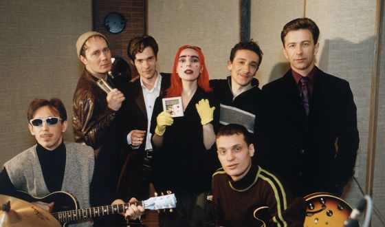 С 1990 по 1995 Сюткин был частью группы «Браво»