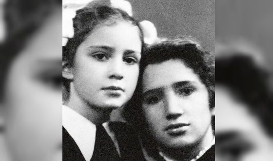 Со старшей сестрой Аллой