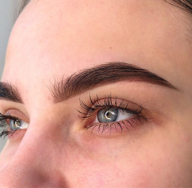 Татуаж бровей хной