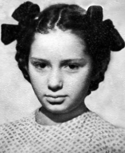 Татьяна Васильева (Ицыкович) в детстве