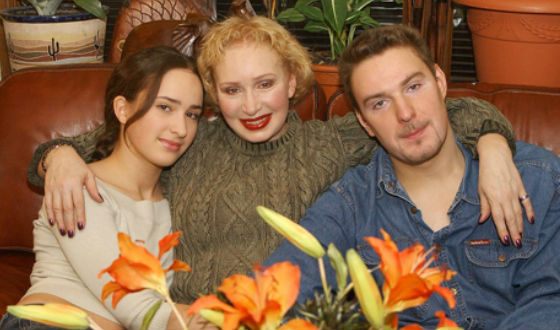 Татьяна Васильева с детьми – Филиппом и Лизой