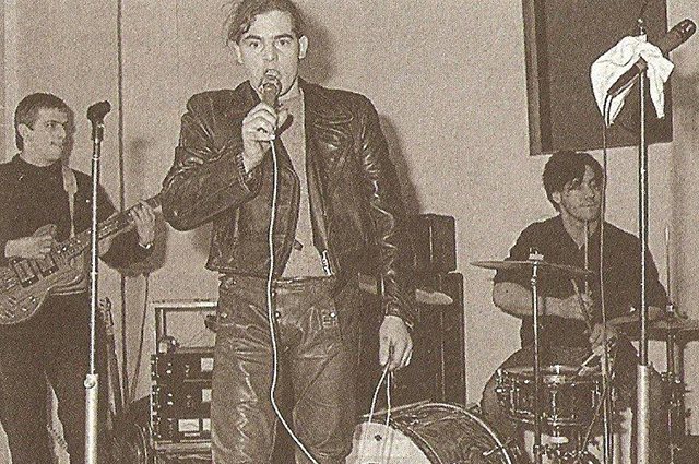 Тиль Линдеманн (на барабанах, справа)