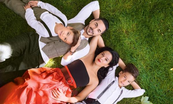 Тимур Родригез с семьей