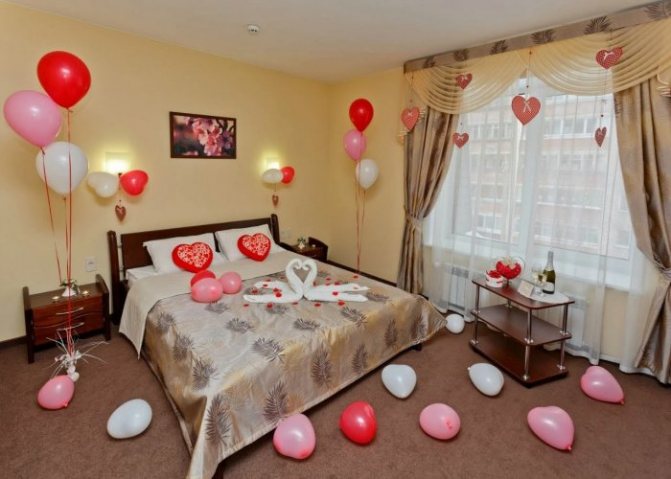 Украшение комнаты молодоженов