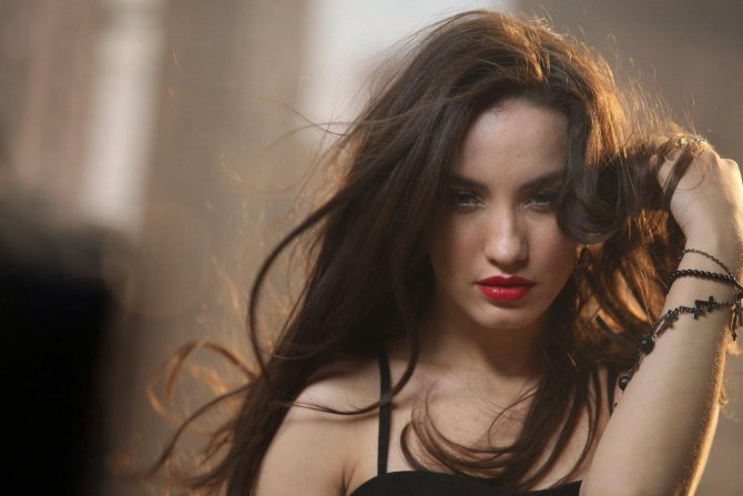 Виктория Дайнеко российская певица и актриса