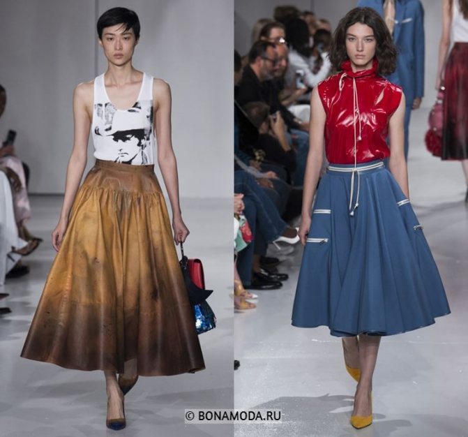 Женские юбки весна-лето 2021 - Бежевая и голубая юбка-колокол